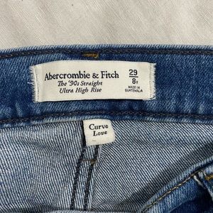 Abercrombie Ultra High Rise 90s Straight Jean - 29 curve love